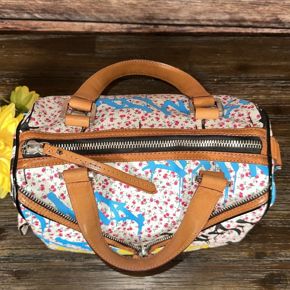 L.A.M.B by Gwen Stefani Worthington Ditzy Graffiti Zipper Flower Satchel bag! - Picture 9 of 13
